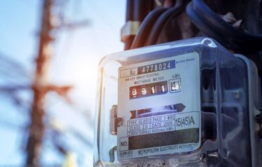 Ilustrasi meteran listrik. Tarif listrik per kWh subsidi dan non-subsidi 12 Mei 2025.