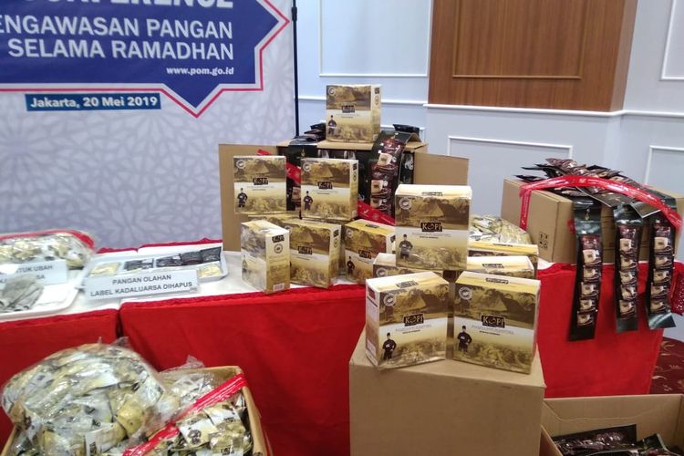 Konferensi Pers BPOM RI terkait pengamanan ratusan ribu kemasan pangan tidak memenuhi syarat di Jakarta, Senin (20/5/2019)