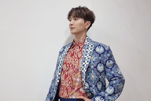 Mengintip Detail Batik Karya Ridwan Kamil yang Dikenakan Personel Super Junior