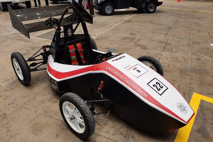 Mobil listrik balap karya Yacaranda Team UGM, SS EV-3 EVO