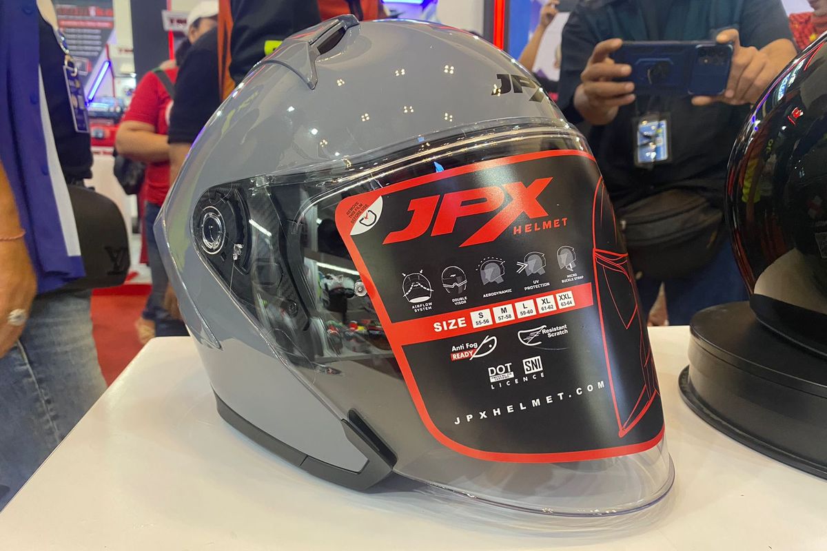Helm JPX di GIIAS 2023