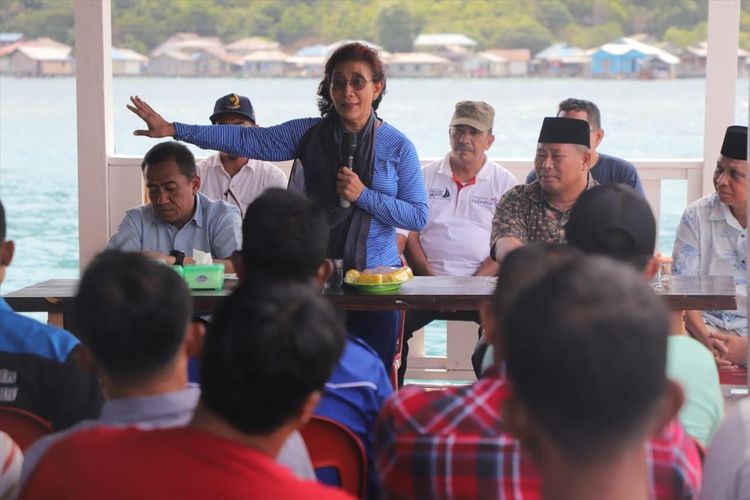 Menteri Kelautan dan Perikanan Susi Pudjiastuti berharap pulau terdepan yang ada di Kepulauan Riau, seperti Anambas bisa jadi pioner utama industri perikanan dan pariwisata kelautan.
