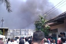 Tiga Orang Sempat Terkepung Api di Bedeng Bassura City