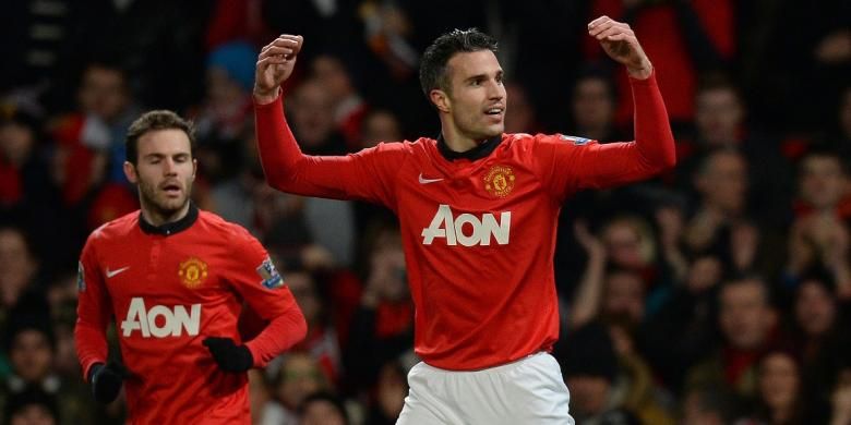 Striker MU, Robin van Persie, seusai mencetak gol ke gawang Cardiff City pada lanjutan Premier League di Stadion Old Trafford, Selasa atau Rabu (29/1/2014). 