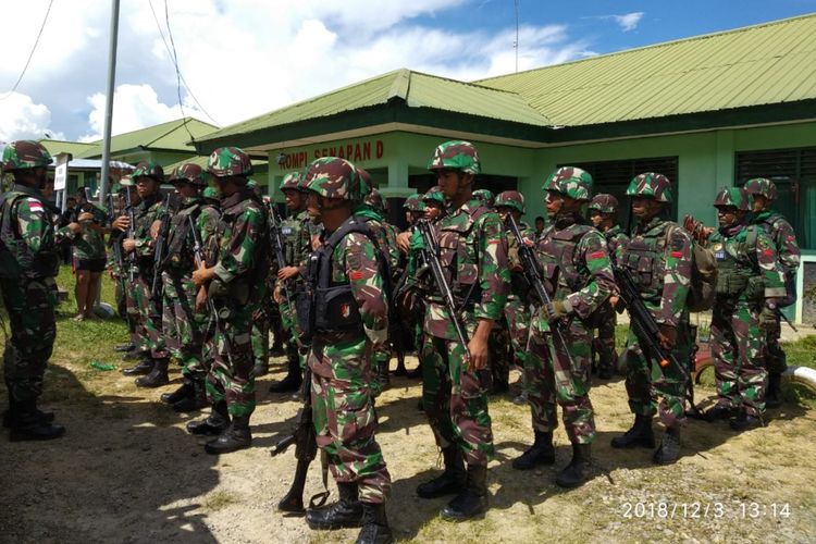 Aparat TNI yang melalukan pengejaran terhadap kelompok KKB di Nduga