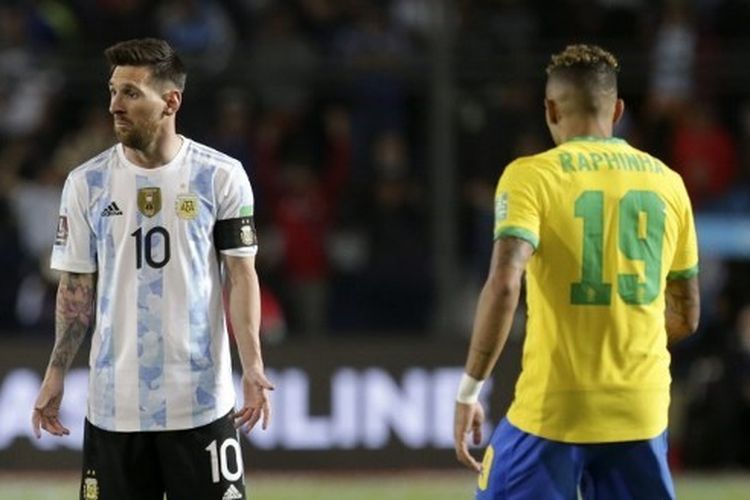 Ekspresi penyerang timnas Argentina Lionel Messi dalam pertandingan Kualifikasi Piala Dunia 2022 melawan Brasil, Rabu (17/11/2021) pagi.