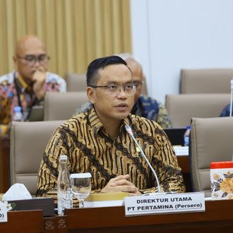 Dirut Pertamina Simon Aloysius Mantiri.