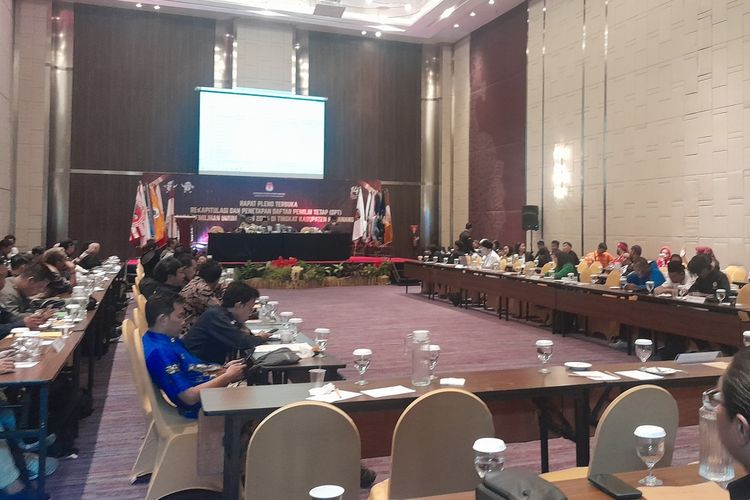 Rapat pleno penetapan DPT Pemilu 2024 di Hotel Mercure Karawang, Rabu (21/6/2023).