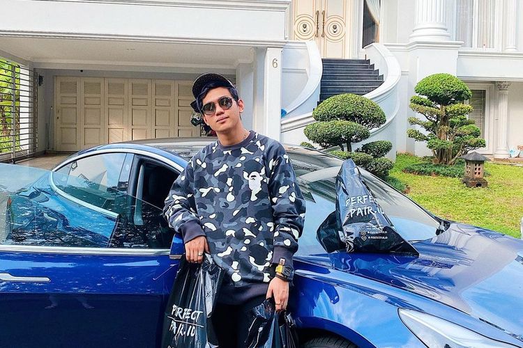 Selebgram Indra Kenz yang jadi tersangka kasus dugaan penipuan Binomo.