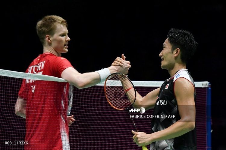 Pemain tunggal putra asal Denmark, Anders Antonsen harus mengakui kemenangan Kento Momota dengan skor 21-9, 21-3 di babak final Kejuaraan Dunia 2019.