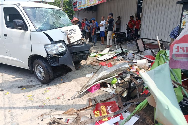 Polisi Tangkap Sopir Mobil Berstiker SPPG Penabrak Dua Gerobak di Bekasi Timur
