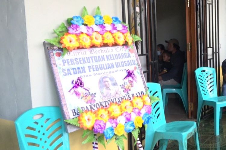 Suasana rumah duka Oktovianus Rayo di Gang Tanete, Jalan Budi Utomo, Kota Timika, Jumat (9/4/2021).