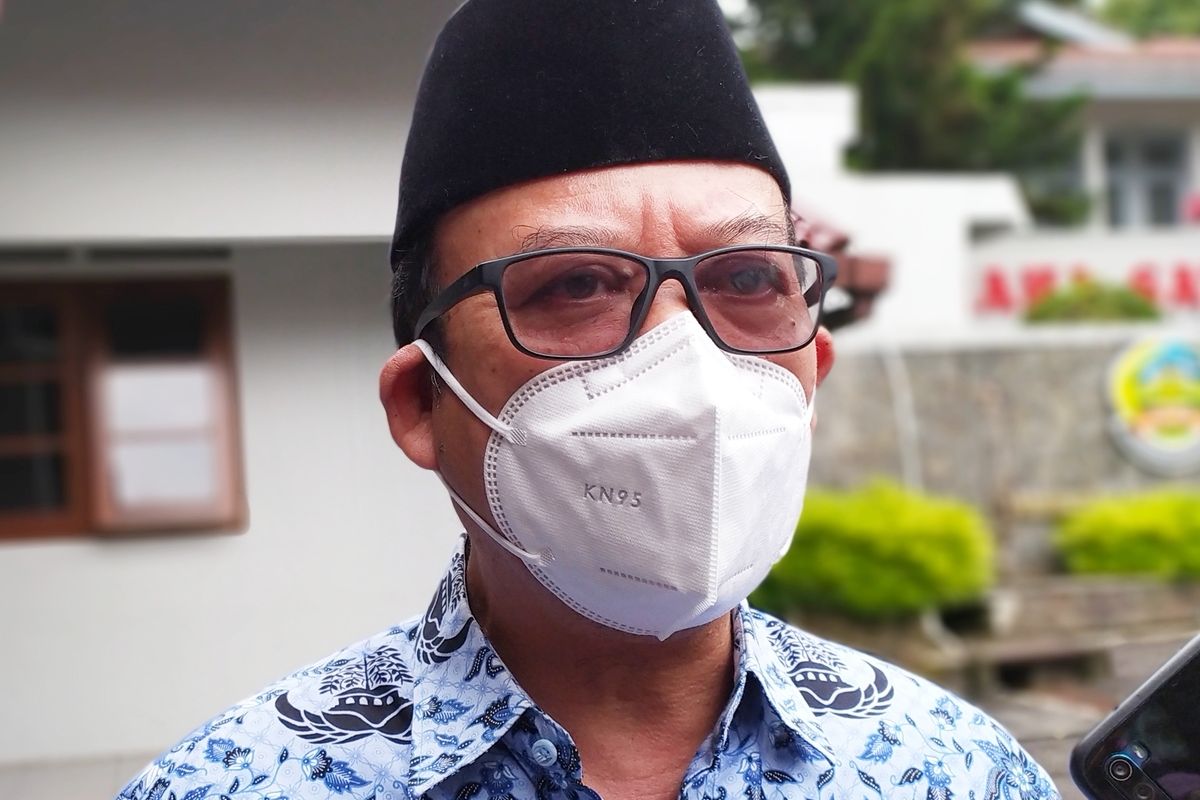 Bupati Banyumas Achmad Husein di kompleks Pendapa Sipanji Purwokerto, Kabupaten Banyumas, Jawa Tengah, Rabu (17/2/2021).