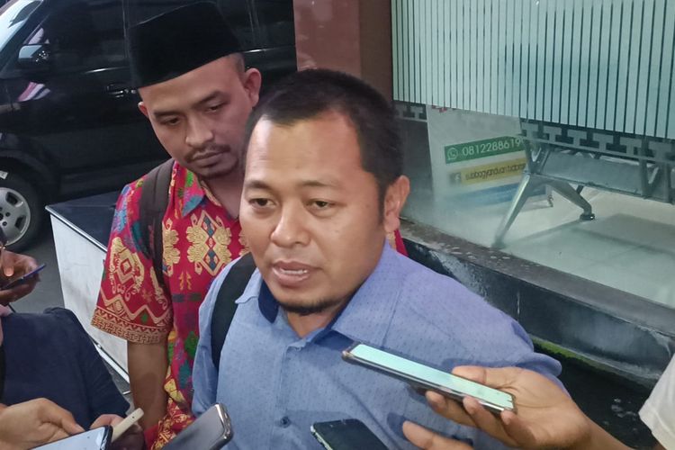 Rohmat Amrullah kuasa hukum Direktur Operasional PT Liga Indonesia Baru Sudjarno.