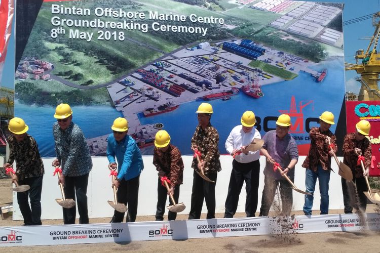 Seremoni ground breaking pelabuhan Bintan Offshore Marine Centre (BOMC) di kawasan industri Bintan Inti Industrial Estate, Lobam Bintan Utara, Kabupaten Bintan, Kepulauan Riau, Selasa (8/5/2018).