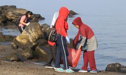 Berbagai Komponen di Menado Secara Masif Bersihkan Pantai Megamas