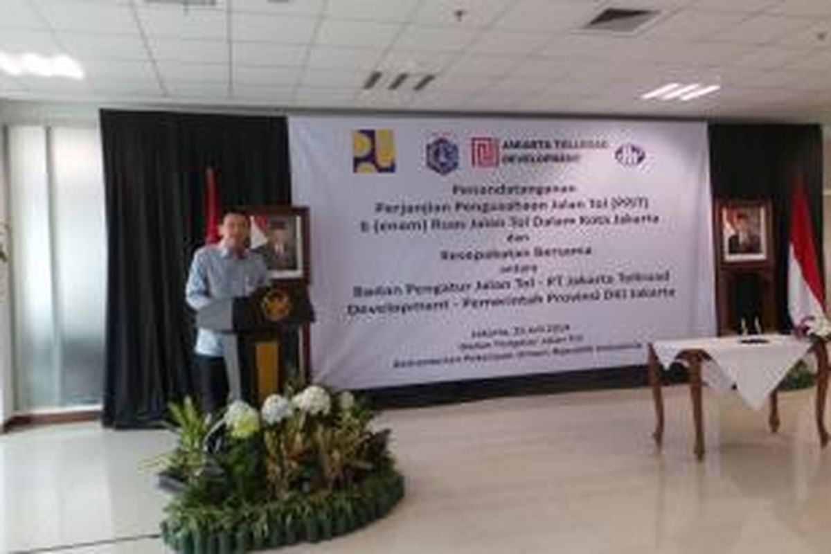 Wakil Gubernur DKI Jakarta Basuki Tjahaja Purnama saat memberikan sambutan, di Kementerian Pekerjaan Umum, Jakarta, Jumat (25/7/2014).