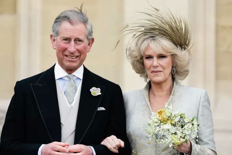 Charles dan Camilla ini menikah secara sipil di Windsor Guildhall pada 9 April 2005.