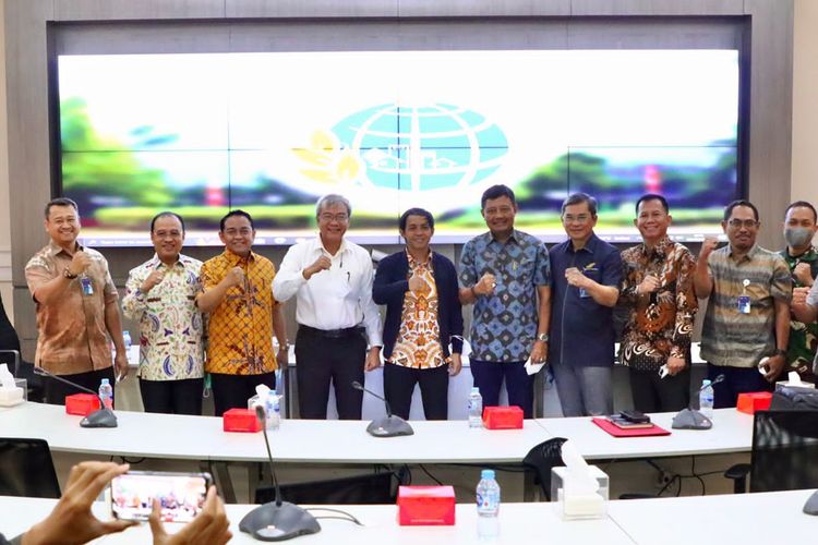 Kegiatan pertemuan dengan perwakilan Tentara Nasional Indonesia (TNI) dan Badan Usaha Milik Negara (BUMN) yang membahas terkait penyelesaian konflik agraria, Jumat (5/8/2022).

