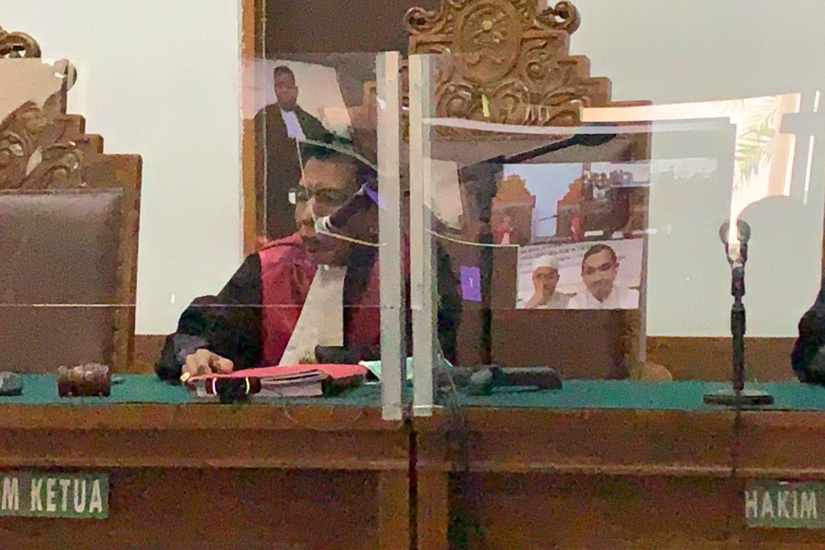 Sidang putusan dua terdakwa Putra Siregar dan Vico Valentino di Pengadilan Negeri Jakarta Selatan, Kamis (11/8/2022) ditunda hingga pekan depan, Kamis (18/8/2022). 