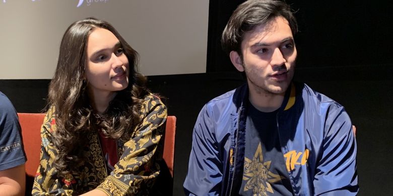 Qizi lanet ona haqida porno video