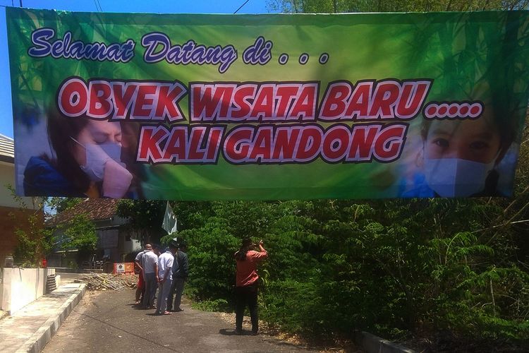 Jadikan Sungai Gandong yang longsor dan bau busuk buangan limbah pabrik kulit menjadi  lokasi wisata baru, warga Kelurahan Kauman mengaku lebih efektif sampaikan protes.