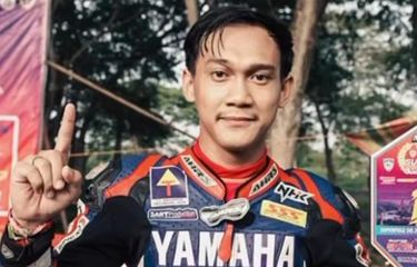 Foto mendiang Awhin Sanjaya, pembalap nasional asal Kabupaten Luwu Utara, Sulawesi Selatan, yang meninggal dunia usai mengalami kecelakaan saat mengikuti Grand Final Sumatera Cup Prix 2025 di Zabaq National Circuit, Jambi, Minggu (14/12/2025). 