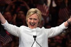 Sehari Dalam Hidup Penata Rambut Hillary Clinton