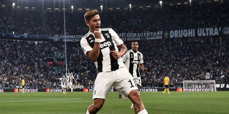 Penyerang Juventus, Paulo Dybala, merayakan gol yang dicetak ke gawang Young Boys dalam laga Grup H Liga Champions di Juventus Stadium, Turin, Italia pada 2 Oktober 2018.