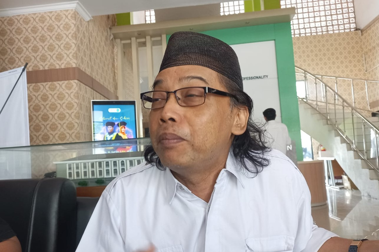 Ketua Dewan Kode Etik UIN Raden Mas Said Surakarta, Syamsul Bakri ditemui di sela-sela rapat Dewan Kode Etik UIN Raden Mas Said Surakarta di Sukoharjo, Jawa Tengah, Selasa (8/8/2023).