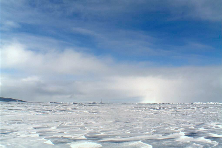 Kutub Utara: Es laut pada tahun 2006 seperti yang diamati dari National Oceanic and Atmospheric Administration North Pole Web Cam, bagian dari North Pole Environmental Observatory