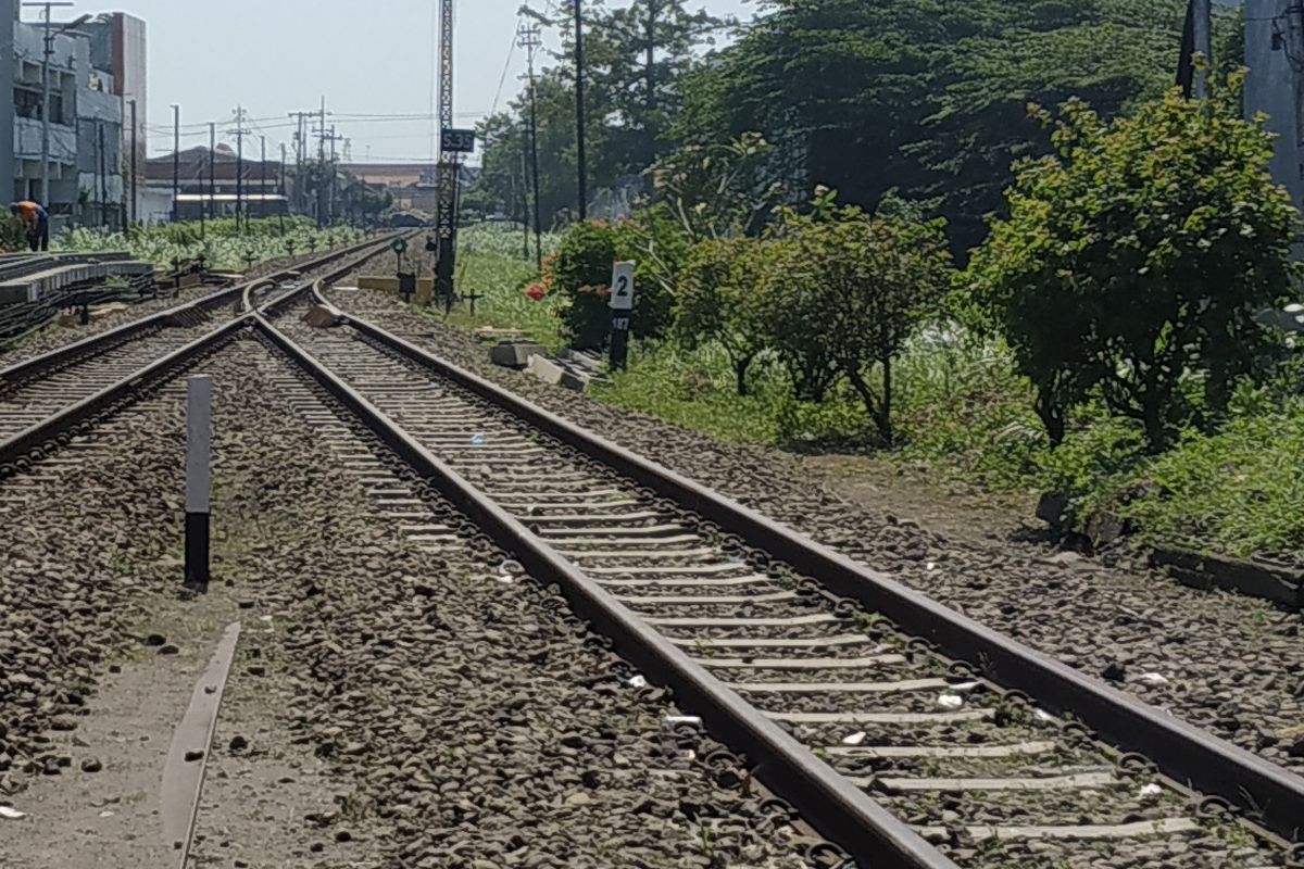 Remaja Laki-laki di Bojonggede Tewas Tertabrak dan Terseret KRL hingga 50 Meter