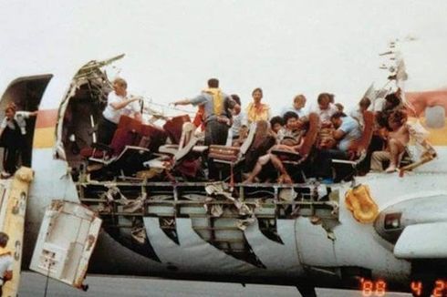 Kisah Menegangkan Pesawat Aloha Airlines 243, Terbang dengan Kondisi Atap Terlepas