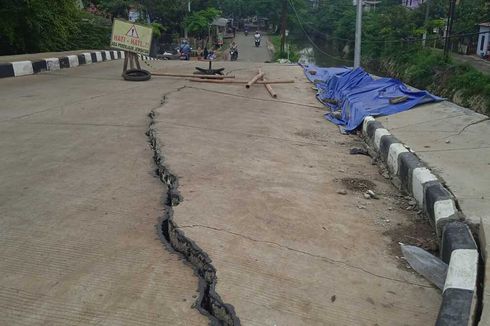 Bupati Karawang Prihatin Jembatan Senilai Rp 10 Miliar Ambles, Ini Kondisinya