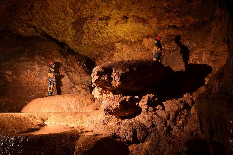 Eksplorasi Gua Luweng Ombo Pacitan, Temukan Lorong Baru 1,2 Km, Masuk 7 Gua Terpanjang di Indonesia