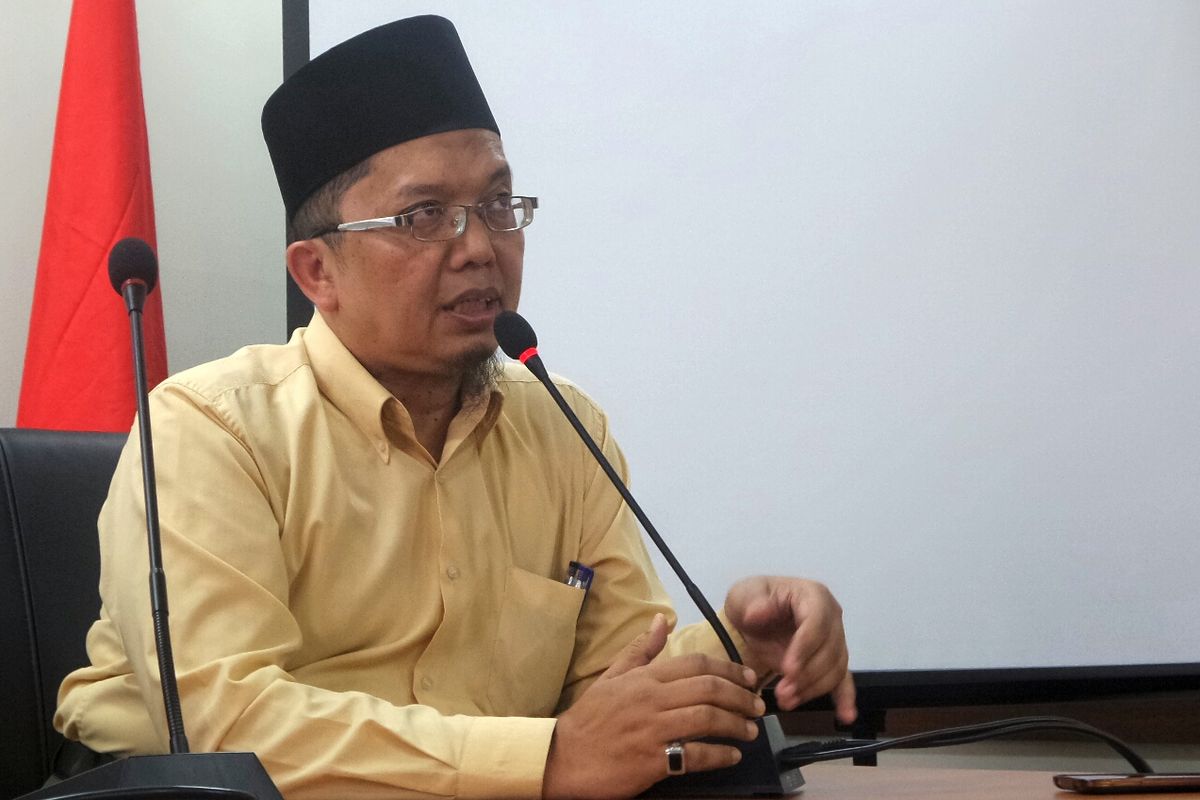 Dosen Universitas Muhammadiyah Prof. DR. Hamka (UHAMKA) Alfian Tanjung menanggapi somasi yang dilayangkan oleh Anggota Dewan Pers Nezar Patria, di kantor Dewan Pers, Kebon Sirih, Jakarta Pusat, Rabu (8/3/2017).