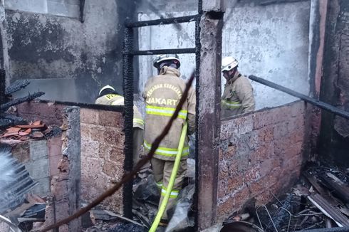 Rumah Tinggal di Cipayung Hangus Terbakar, Api Berasal dari Kamar Tidur