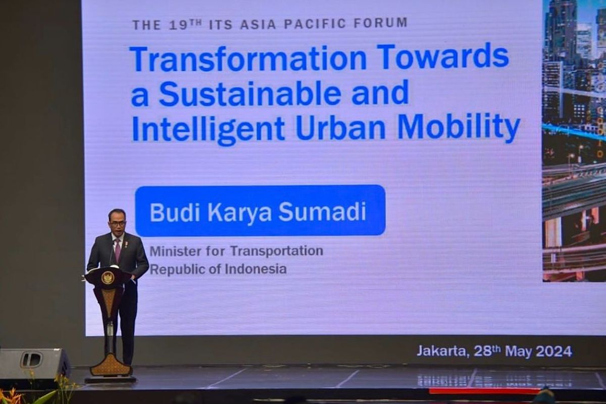 Menteri Perhubungan Budi Karya Sumadi dalam pembukaan The 19th Intelligent Transport System (ITS) Asia Pacific Forum 2024 di JCC Senayan, Jakarta, Selasa (28/5/2024). 