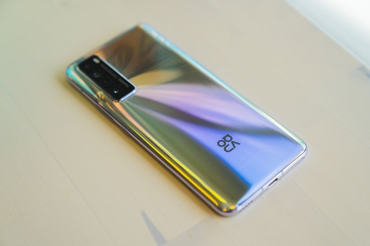 Huawei Nova 7 Space Silver (DOK. HUAWEI)