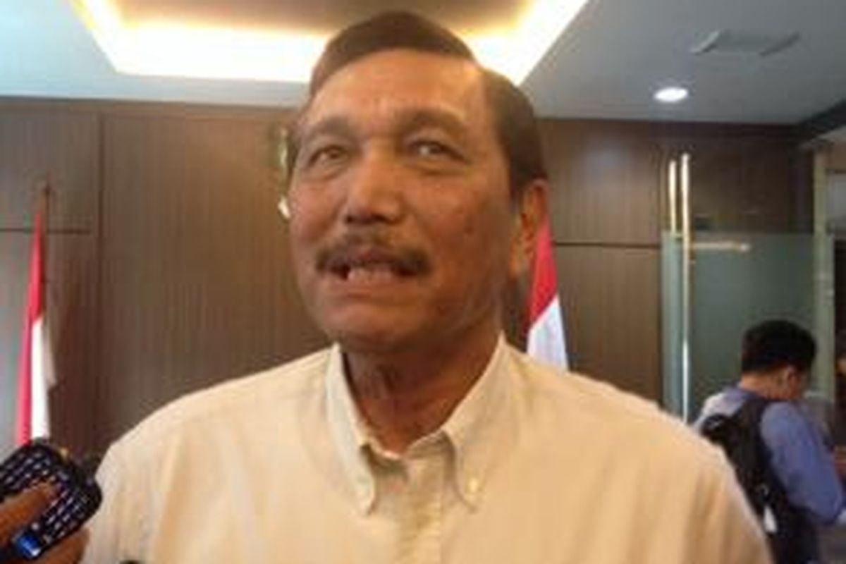 Jendral TNI (Purn) Luhut Binsar Pandjaitan saat jumpa pers di Wisma Bakrie, Jumat (16/5/2014).