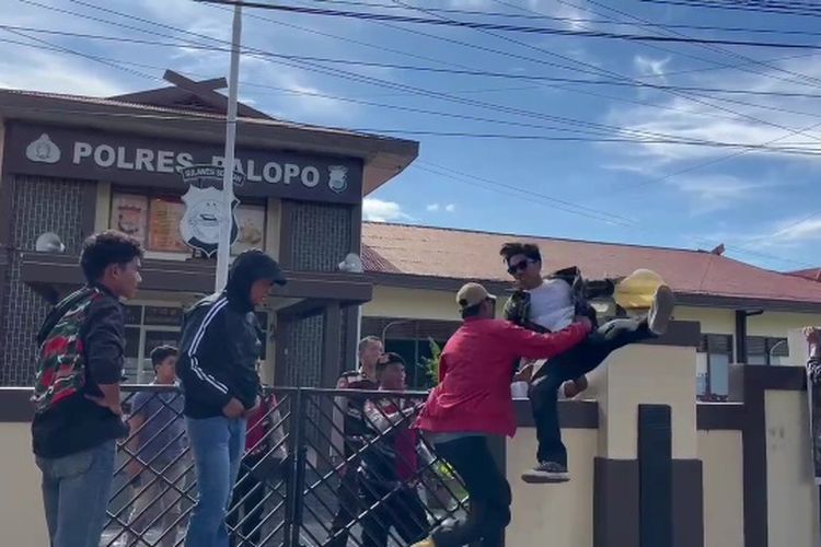 Iptu Jumrang Dilaporkan ke Propam Palopo Usai Menjungkalkan Mahasiswa yang Sedang Berorasi