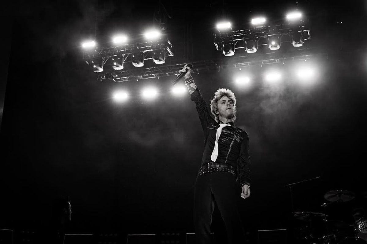Penampilan band Green Day dalam festival musik Coachella 2025 yang digelar di Amerika Serikat menyedot perhatian publik.