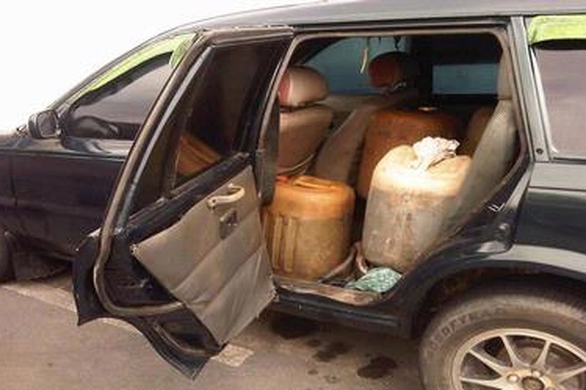 Salah satu mobil yang digunakan anggota sindikat penyeleweng solar subsidi di Batam.