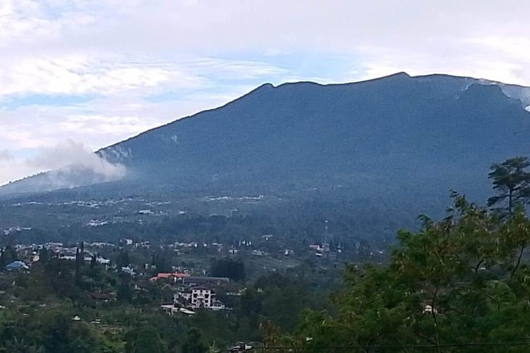 Pendakian Gunung Gede Pangrango Dibatasi Juli 2026, Catat Tanggalnya