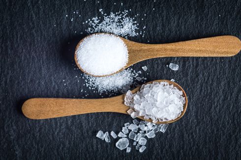 Apa Bedanya Garam Dapur dan Garam Laut? dari Tekstur sampai Proses Pembuatan