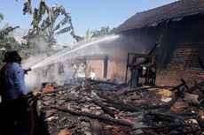 Ditinggal Ambil Bansos ke Balai Desa, 2 Rumah Ludes Terbakar