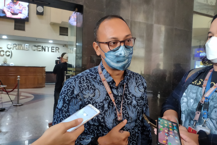 Eks pegawai Komisi Pemberantasan Korupsi (KPK) Rasamala Aritonang saat ditemui di Mabes Polri, Jakarta, Senin (6/12/2021)