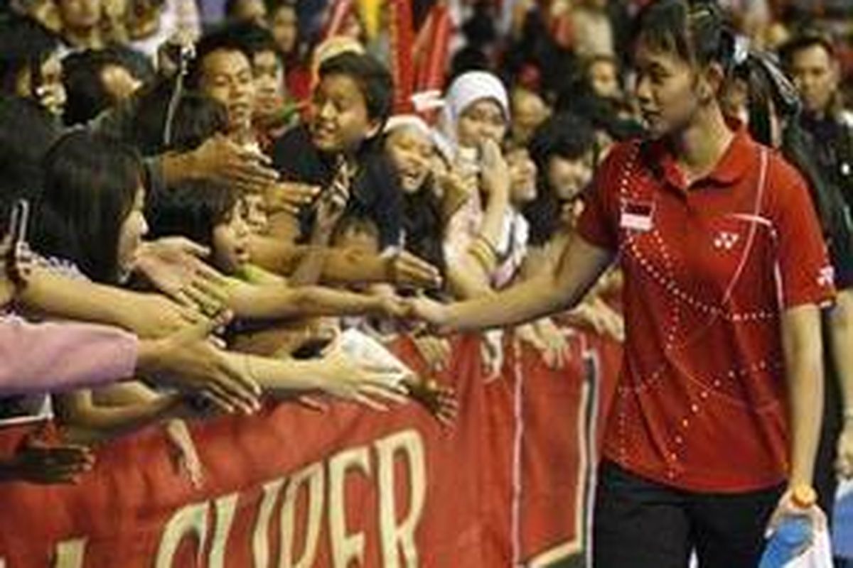 Maria Kristin dan penonton Istora