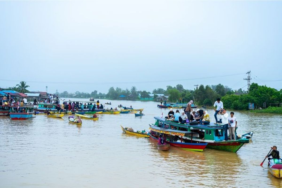 Pasar Terapung Lok Baintan. 