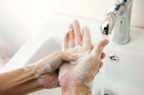 Hindari Cuci Tangan dengan Air Kobokan, Berikut Alasannya